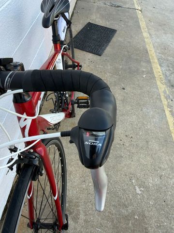 Used Trek 1.2 H2 (Compact) 2013 2013 Road & Gravel, Black — image 6 of 9