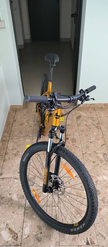 Used Bergamont Revox 6 2024 2024 Mountainbike, Orange, 29 — image 1 of 21