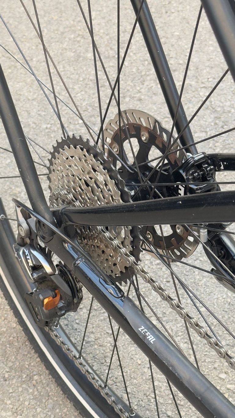 Używany Giant Explore Shimano Deore XT 2022 Urban — zdjęcie 4 z 8