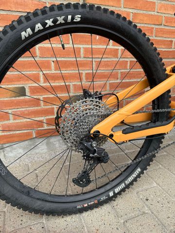 Tweedehands Canyon Spectral Shimano Dura Ace 2024 Mountainbike — afbeelding 6 van 15