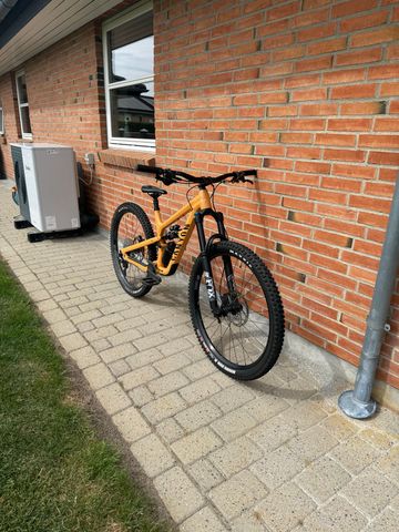 Tweedehands Canyon Spectral Shimano Dura Ace 2024 Mountainbike — afbeelding 1 van 15