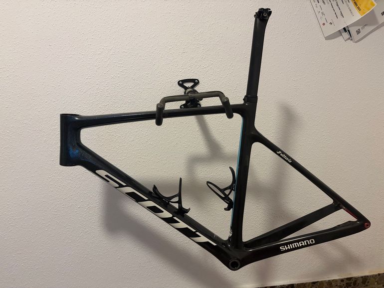 Brugt Scott Addict RC Ultimate 2021 Frameset 2021 Road & Gravel — billede 2 af 4