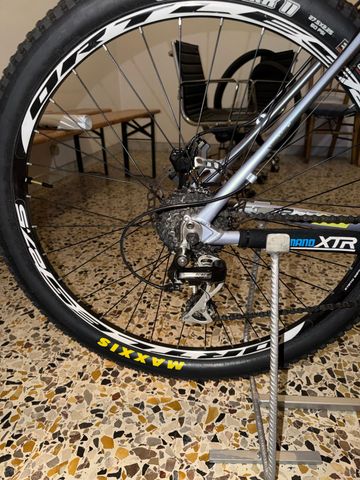 Used Carraro Custom Shimano XTR 2020 Mountainbike, Light Gray — image 3 of 8