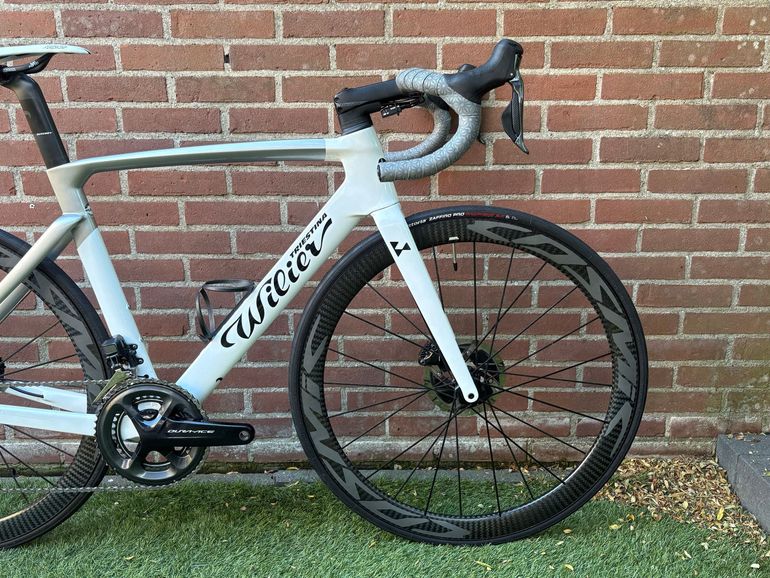 Wilier Filante Shimano Dura Ace Di2 2024 Road & Gravel usato, Bianco — immagine 2 di 12