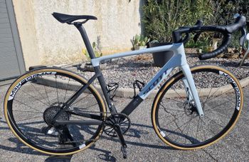 Scott Addict RC Pro 2025 Frameset 2025 Road & Gravel usato, Bianco — immagine 2 di 3