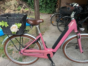 Käytetty CUBE ella RIDE HYBRID 500 2023 2023 Urban & Touring