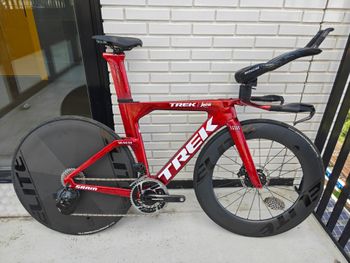 Käytetty Velobuild Custom SRAM Force eTap AXS 2023 Road & Gravel