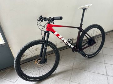 Tweedehands Trek Procaliber 9.8 SL 2019 2019 Mountainbike — afbeelding 1 van 10