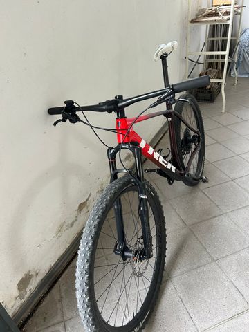 Tweedehands Trek Procaliber 9.8 SL 2019 2019 Mountainbike — afbeelding 2 van 10