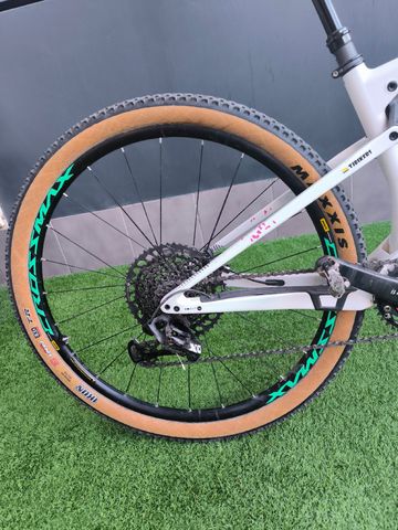 Gebrauchtes Orbea OIZ M10 2019 2019 Mountainbike, Weiß, 27.5 — Bild 3 von 8