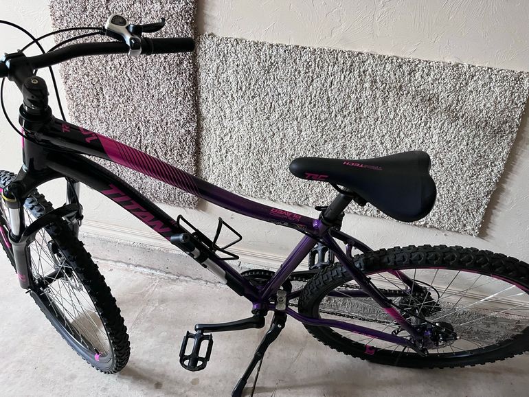 titan bmx bicycles Champion Deluxe 16-Inch Boys Bike White Kids Bicycle with Training Wheels, Coaster Brake, Handlebar Pads, Adjustable Seat & Handlebars Ages 59 Steel Frame : Sports & Outdoors Also includes black seat rubber tires black handlebar grips handlebar pad for your childs protection TITAN Champions Boys 16" BMX