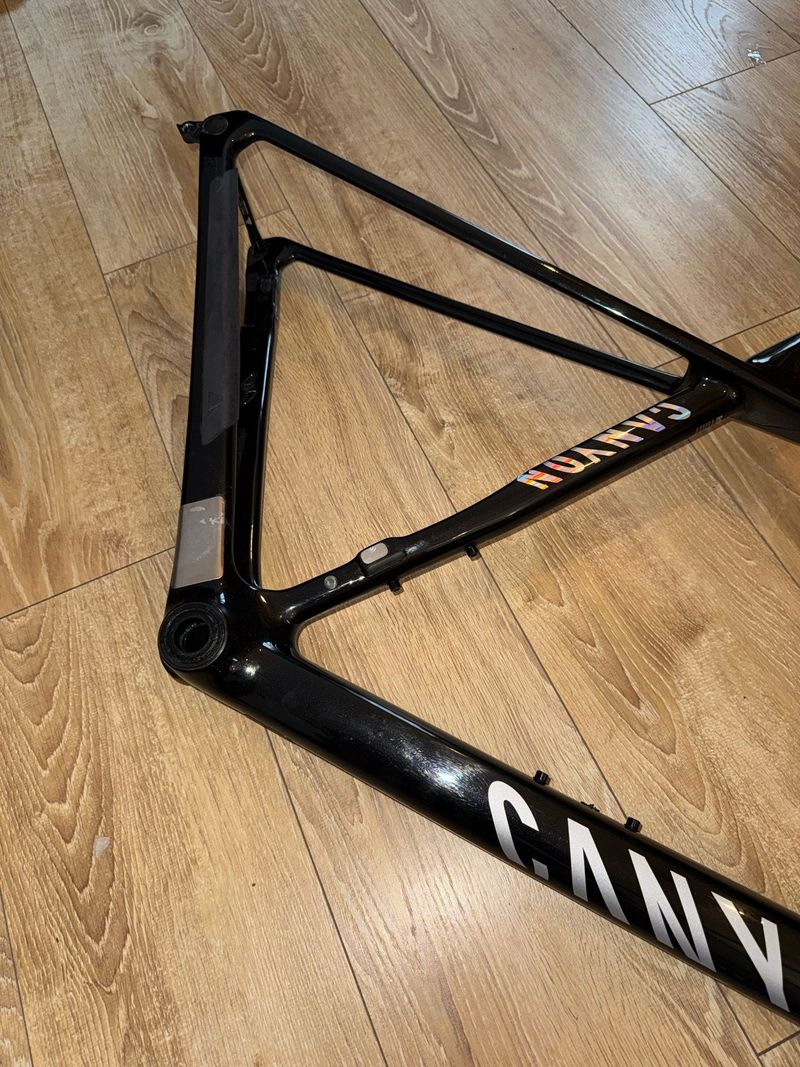Used Canyon Endurace CF 6 2026 Frameset 2026 Road & Gravel, Black — image 3 of 17
