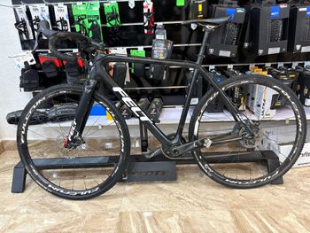 Used Felt Breed Shimano GRX 2021 Road & Gravel, Black — image 2 of 3