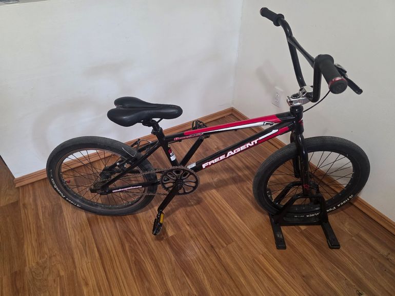 Used Free Agent Custom Other 2020 Road & Gravel, Red — image 2 of 3