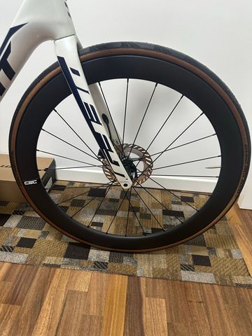 Tweedehands Giant Defy Advanced 1 2022 2022 Road & Gravel — afbeelding 2 van 5