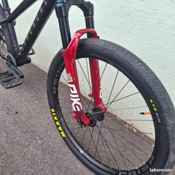 Used Commencal Absolut 2026 Mountainbike, Purple — image 2 of 9