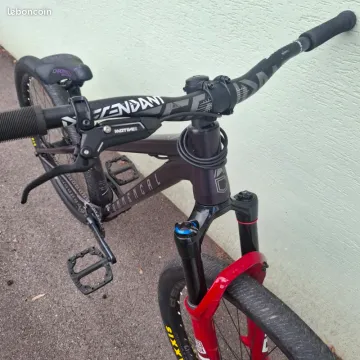 Used Commencal Absolut 2026 Mountainbike, Purple — image 3 of 9