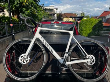 Used Canyon Ultimate CF 7 2026 2026 Road & Gravel, White — image 2 of 9