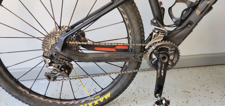 Used Orbea Oiz Shimano XTR 2017 Mountainbike, Light Gray — image 3 of 4