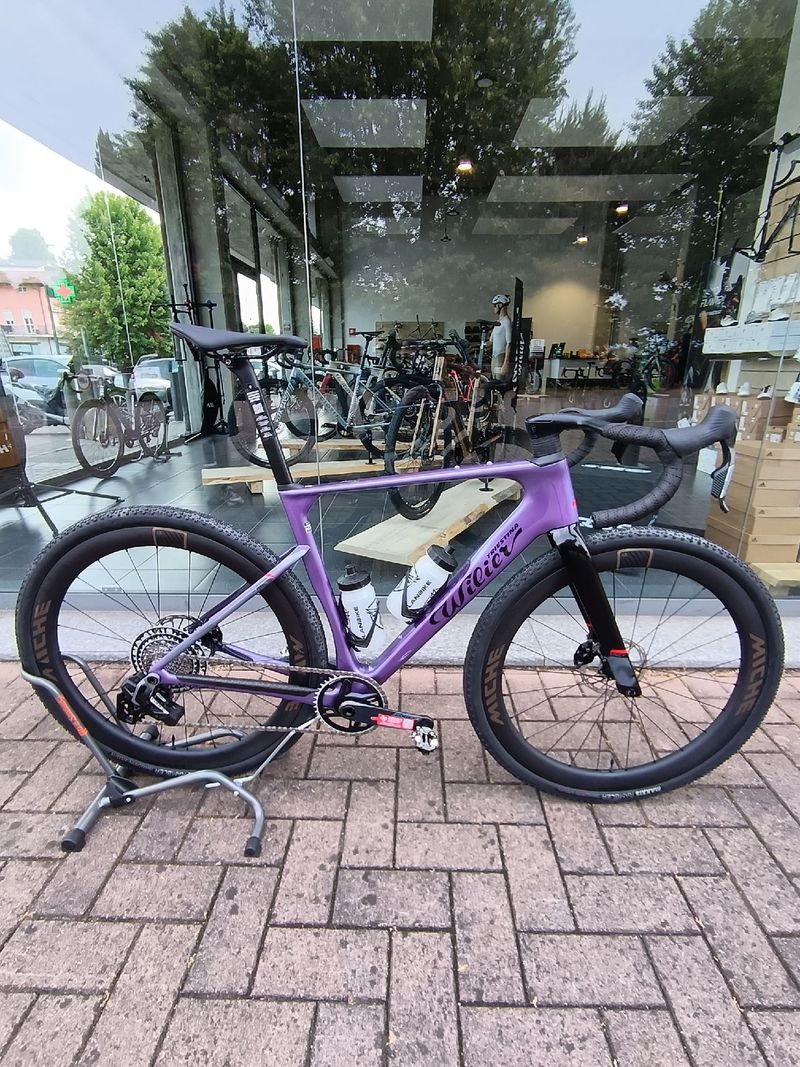 Käytetty Wilier Rave SLR - Gravel SRAM FORCE XPLR AXS D2 1X12S 2025 2025 Road & Gravel