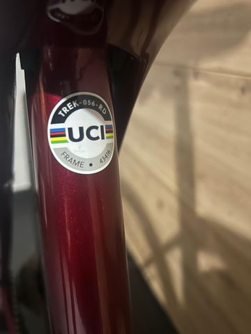 Used Trek Domane SL 5 2020 2020 Road & Gravel, Red — image 7 of 7