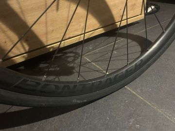 Used Trek Domane SL 5 2020 2020 Road & Gravel, Red — image 6 of 7