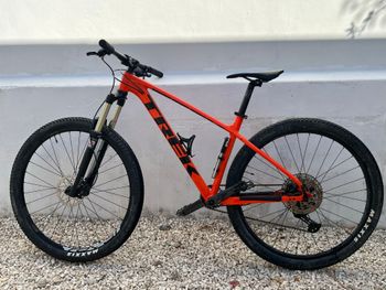 Brugt Trek Marlin Shimano Deore 2019 Mountainbike — billede 2 af 8