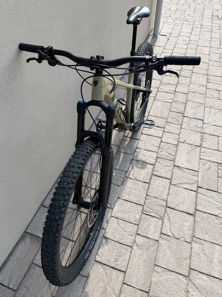 Brugt Trek Roscoe 9 2023 2023 Mountainbike — billede 2 af 6