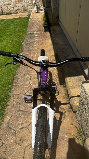 Použité Commencal Absolut 2010 Mountainbike — obrázek 6 z 9
