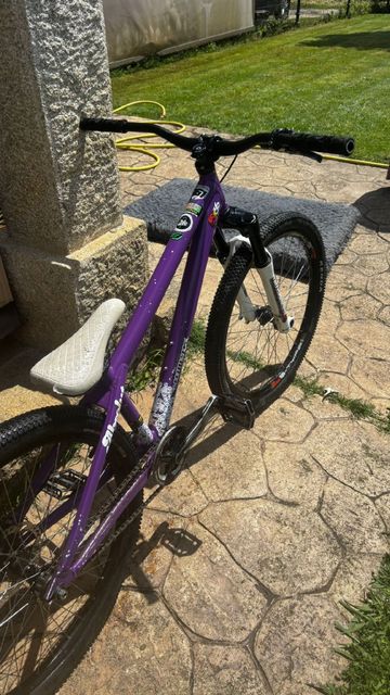Použité Commencal Absolut 2010 Mountainbike — obrázek 2 z 9