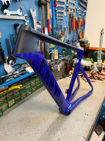 Canyon Aeroad CF SLX 8 2023 Frameset 2023 Road & Gravel usato, Blu — immagine 11 di 16