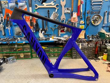 Canyon Aeroad CF SLX 8 2023 Frameset 2023 Road & Gravel usato, Blu — immagine 9 di 16