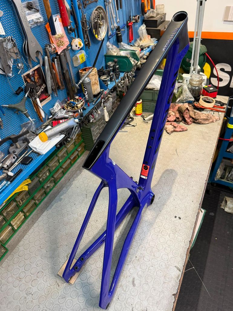 Canyon Aeroad CF SLX 8 2023 Frameset 2023 Road & Gravel usato, Blu — immagine 7 di 16