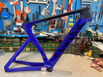 Canyon Aeroad CF SLX 8 2023 Frameset 2023 Road & Gravel usato, Blu — immagine 1 di 16