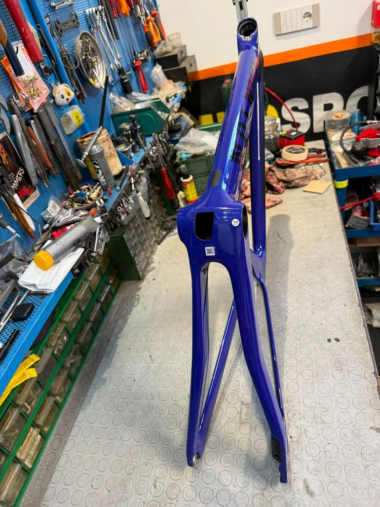Canyon Aeroad CF SLX 8 2023 Frameset 2023 Road & Gravel usato, Blu — immagine 14 di 16