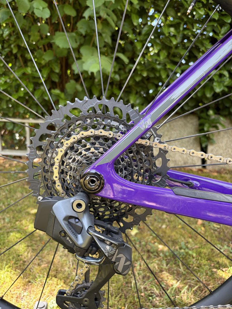Gebrauchtes Canyon Exceed CF SLX CLLCTV 2024 2024 Mountainbike, Violett, 29 — Bild 5 von 8