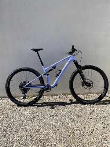 Used Specialized Epic 8 EVO Comp 2024 2024 Mountainbike, Purple, 29 — image 1 of 7