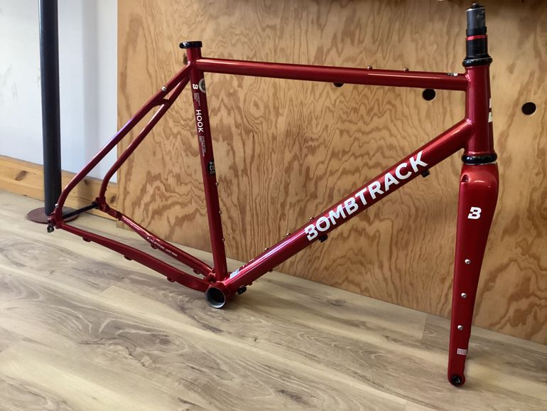 Bombtrack HOOK 2024 Frameset 2024 Road & Gravel usato, Rosso — immagine 5 di 7
