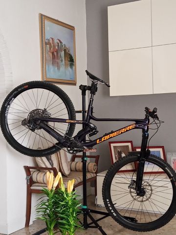 Tweedehands Lapierre Spicy CF 6.9 2023 2023 Mountainbike — afbeelding 1 van 6