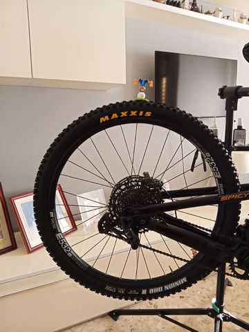 Tweedehands Lapierre Spicy CF 6.9 2023 2023 Mountainbike — afbeelding 3 van 6