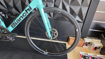 Gebrauchtes Bianchi Sprint 105 2024 2024 Road & Gravel, Blau — Bild 4 von 6