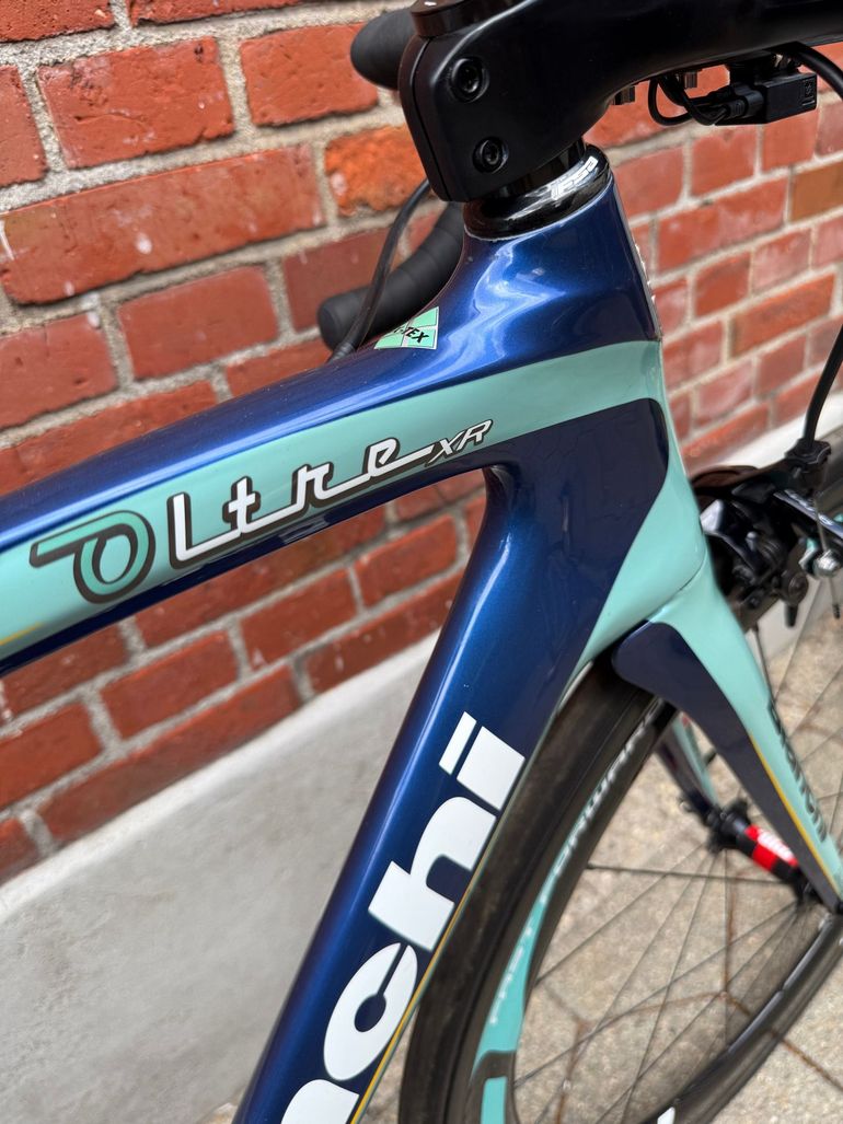 Used Bianchi Oltre Shimano Dura Ace Di2 2016 Road & Gravel, Green — image 11 of 16