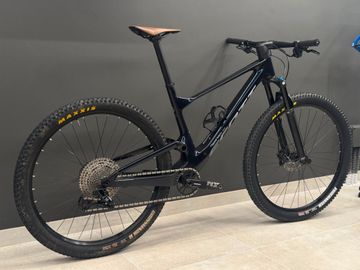 Used Scott Spark RC Comp 2024 2024 Mountainbike, Blue, 29 — image 2 of 13