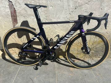 Použité Canyon Aeroad CFR Di2 2024 2024 Road & Gravel — obrázek 1 z 4