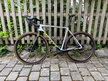 Gebrauchtes Scott Addict RC Pro Disc 2019 2019 Road & Gravel, Hellgrau — Bild 2 von 6
