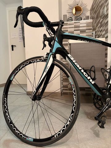 Used Bianchi Vertigo Veloce 2013 2013 Road & Gravel, Blue — image 5 of 9