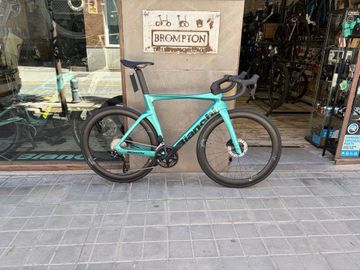 Gebrauchtes Bianchi Oltre Comp 105 Di2 2025 2025 Road & Gravel, Grün — Bild 1 von 6