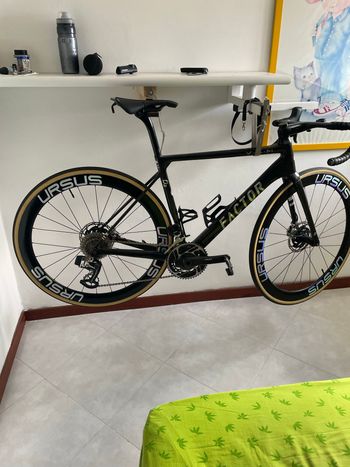 Gebrauchtes Factor O2 VAM SRAM RED eTap AXS 2023 2023 Road & Gravel