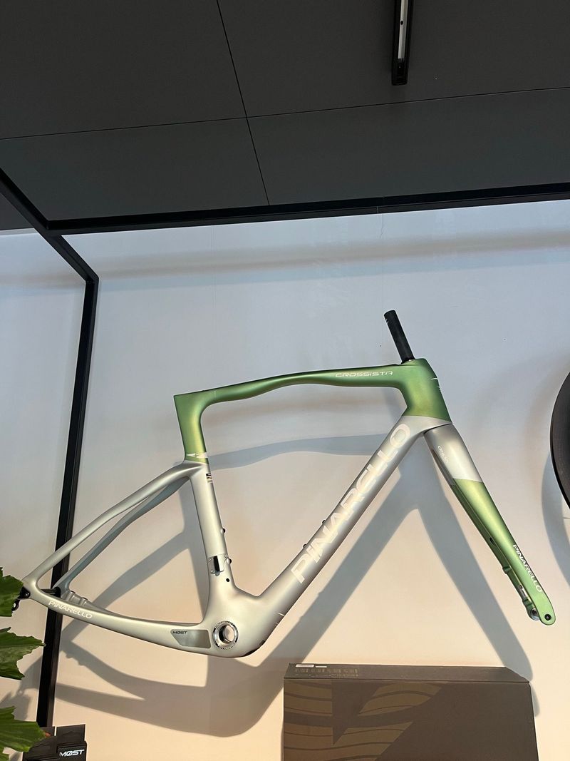 Tweedehands Pinarello Crossista F9 2025 Frameset 2025 Road & Gravel