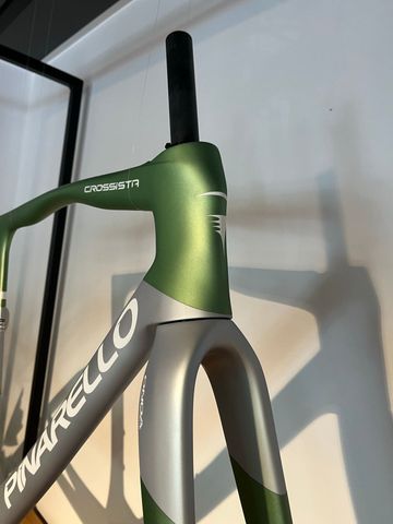 Pinarello Crossista F9 2025 Frameset 2025 Road & Gravel d'occasion — image 4 sur 6